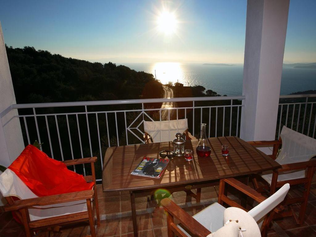 Villa Malena Glossa Bagian luar foto