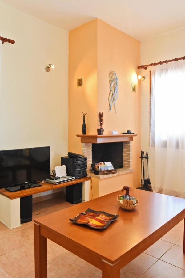 Villa Malena Glossa Bagian luar foto