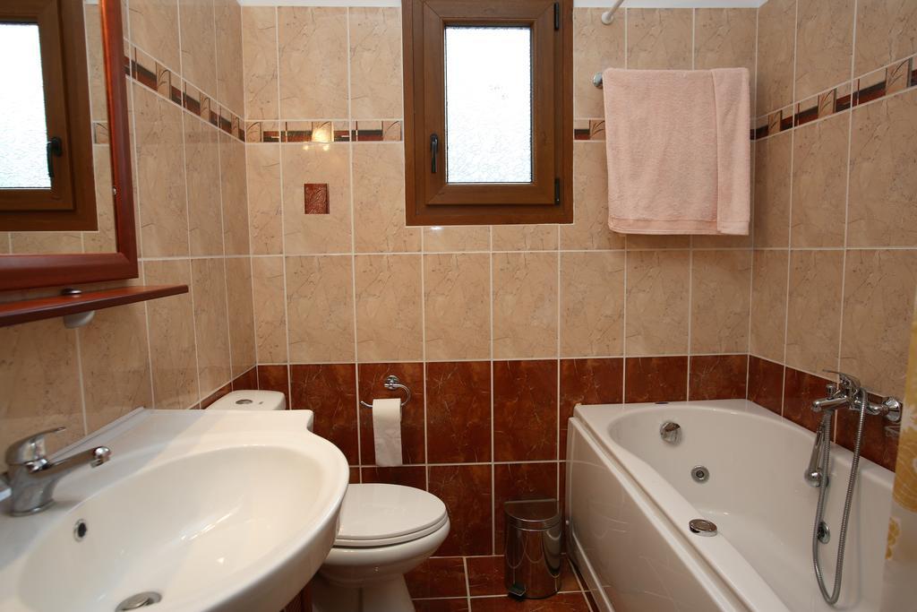 Villa Malena Glossa Bagian luar foto