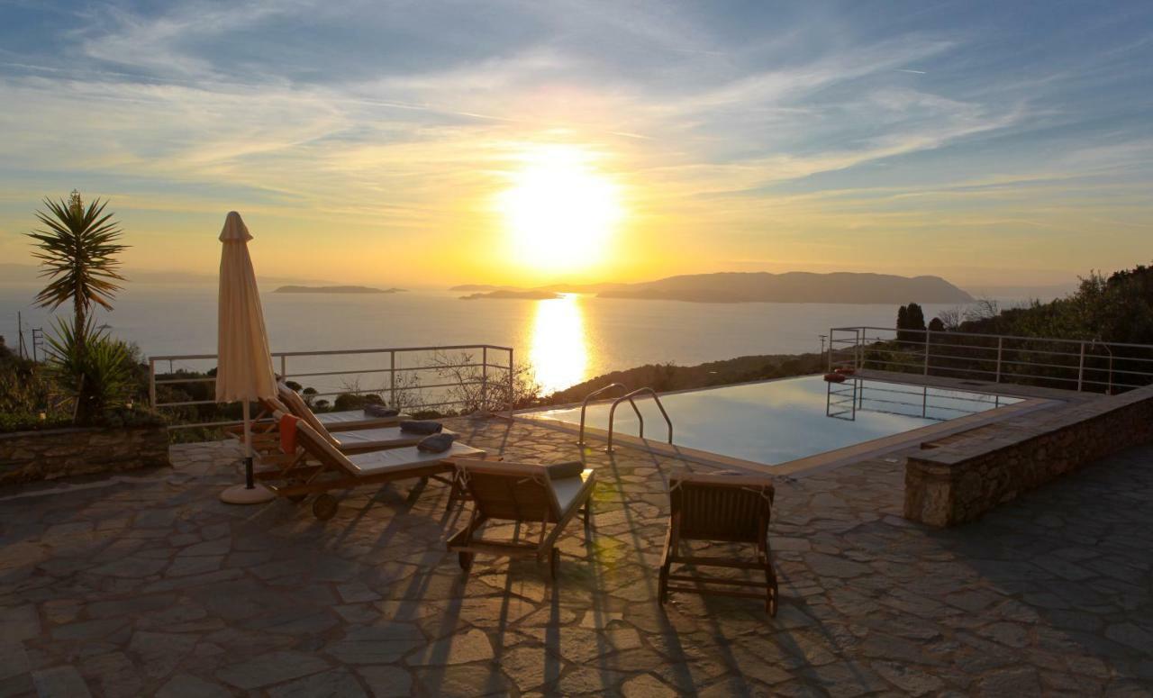 Villa Malena Glossa Bagian luar foto